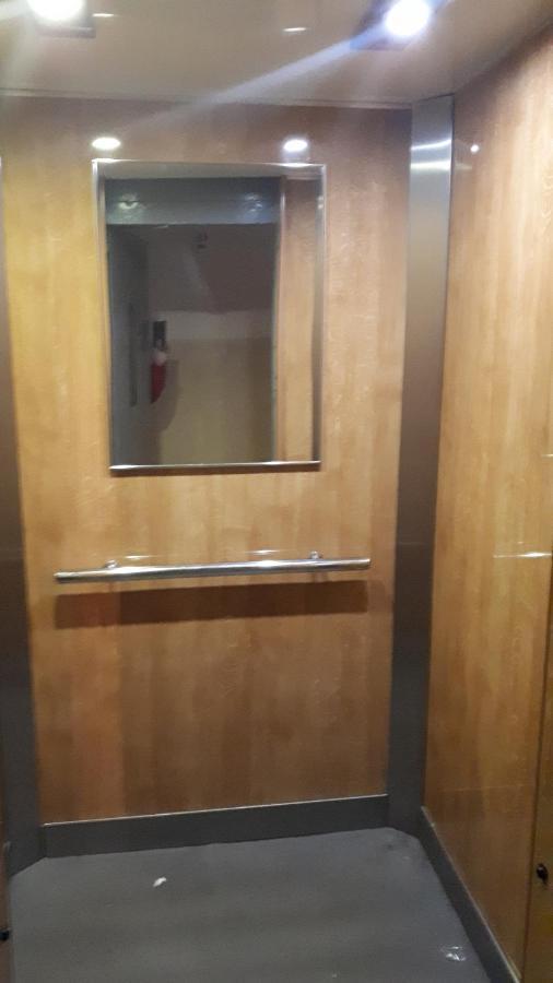 Apartamenty Centrum Panoramiczna Mala Dwojka Swan Labedz Promenada Klimatyzacja Lodowa Kielce Exterior photo